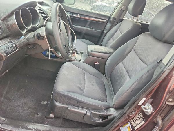 2013 KIA SORENTO Base / LX