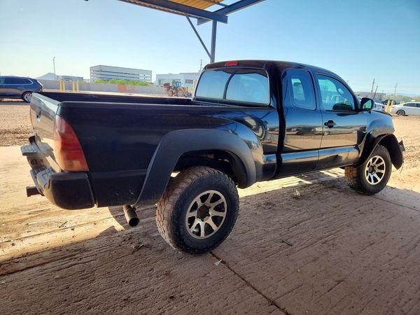 2015 TOYOTA TACOMA Delux Grade