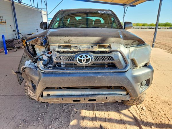 2015 TOYOTA TACOMA Delux Grade