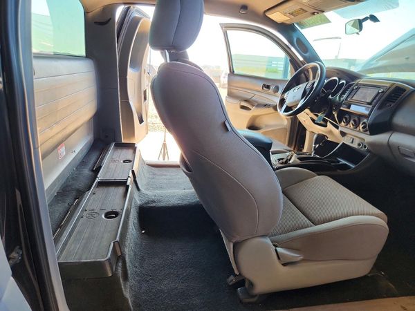 2015 TOYOTA TACOMA Delux Grade