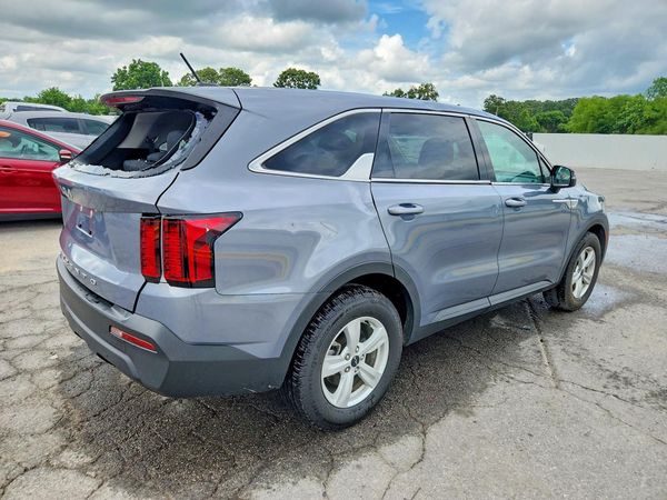 2022 KIA SORENTO LX