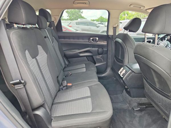 2022 KIA SORENTO LX