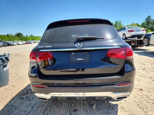 2021 MERCEDES-BENZ GLC GLC300-4M