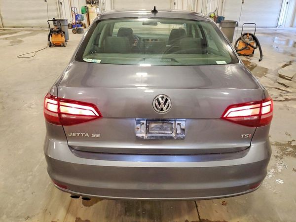2017 VOLKSWAGEN JETTA SE