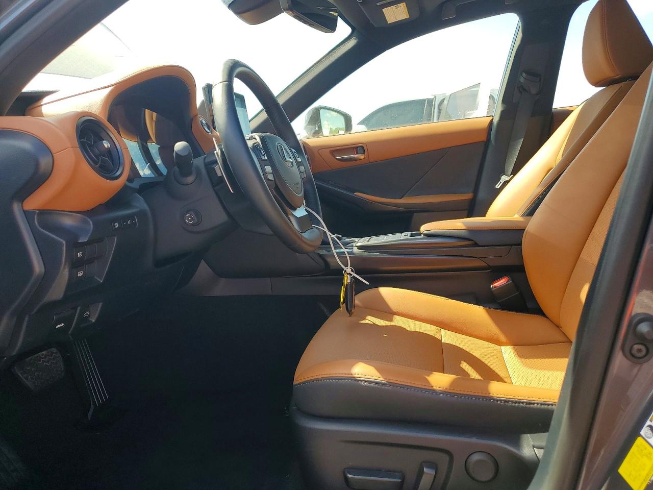 2025 LEXUS IS 300 300 Premium