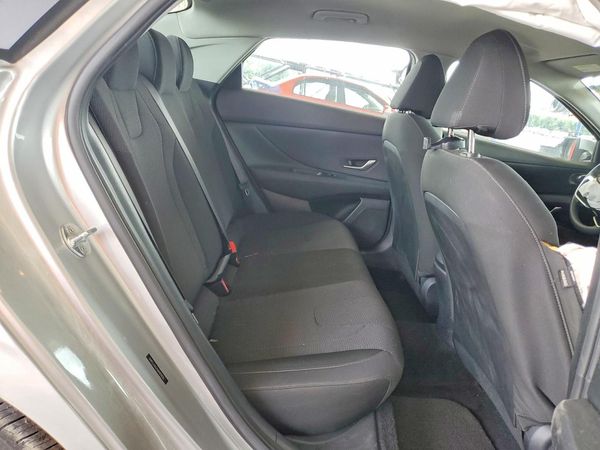 2021 HYUNDAI ELANTRA SE