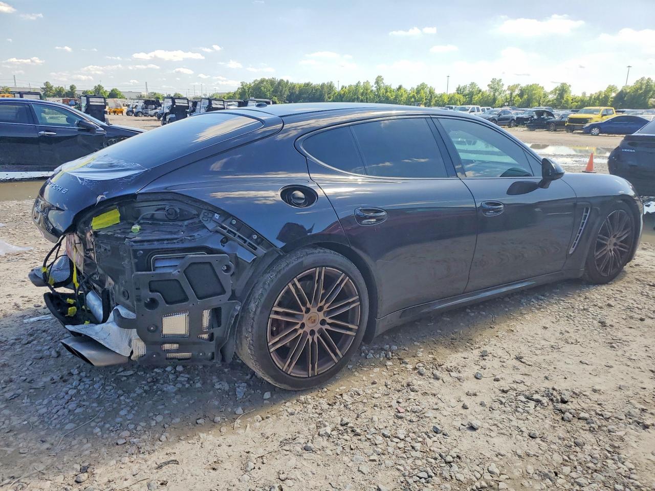 2016 PORSCHE PANAMERA