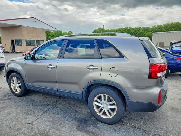 2014 KIA SORENTO Base/ LX