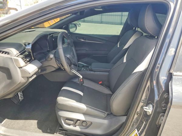 2025 TOYOTA CAMRY — DENT