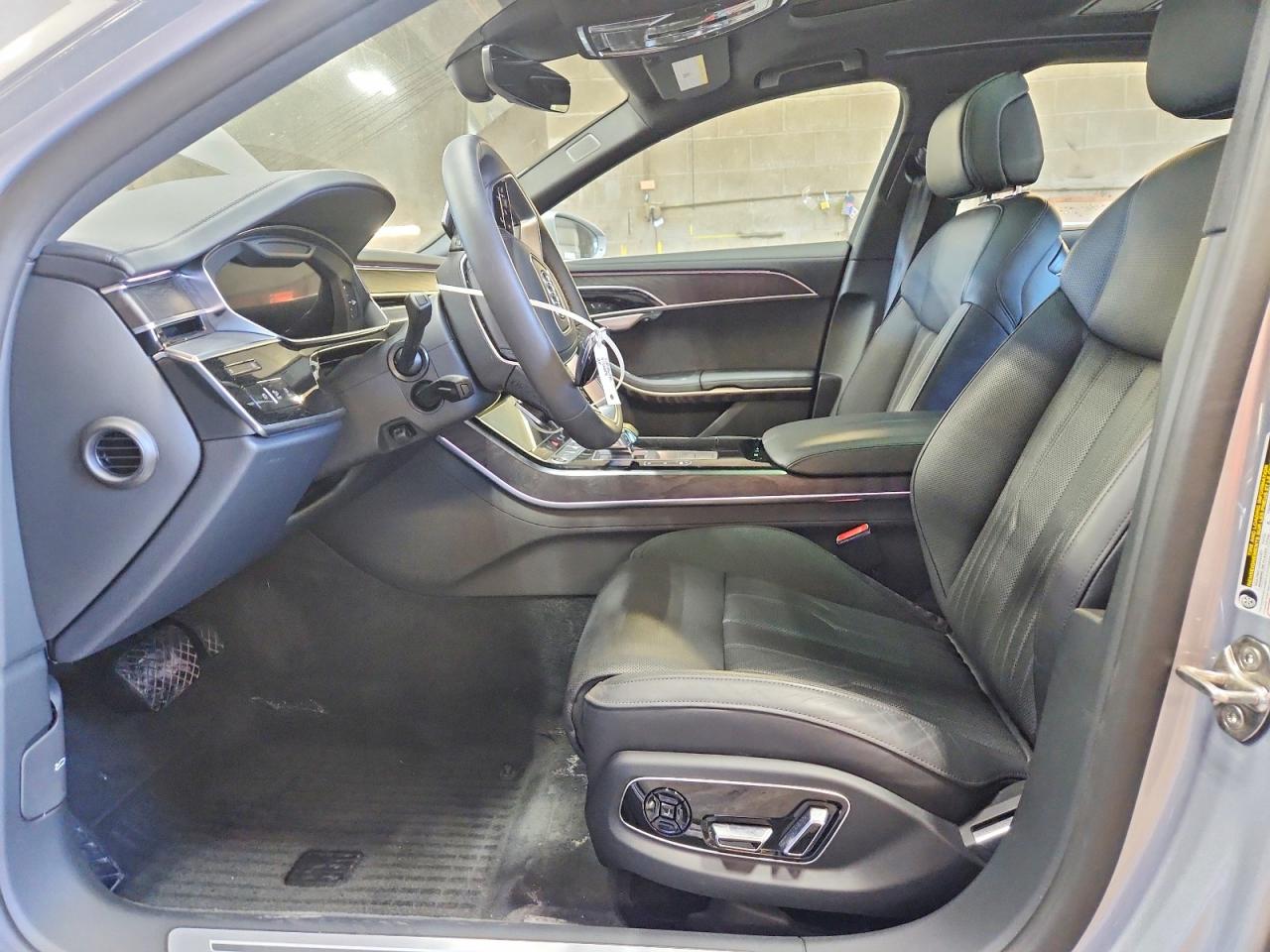 2025 AUDI A8