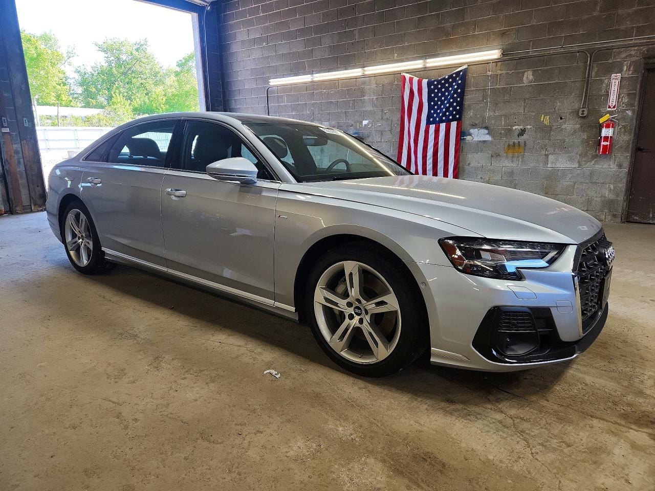 2025 AUDI A8