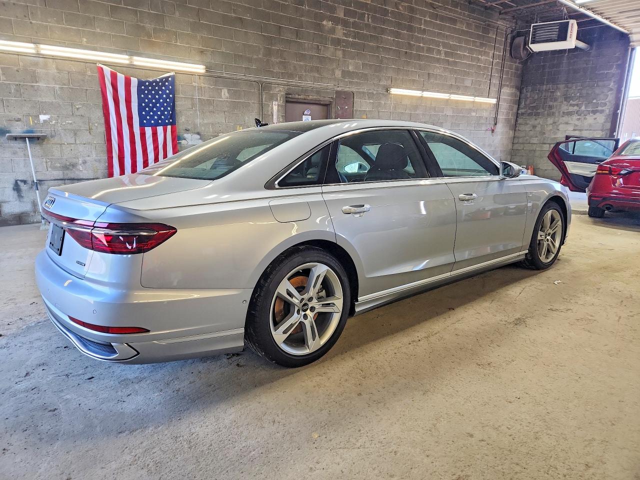 2025 AUDI A8