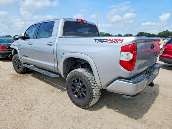2018 TOYOTA TUNDRA