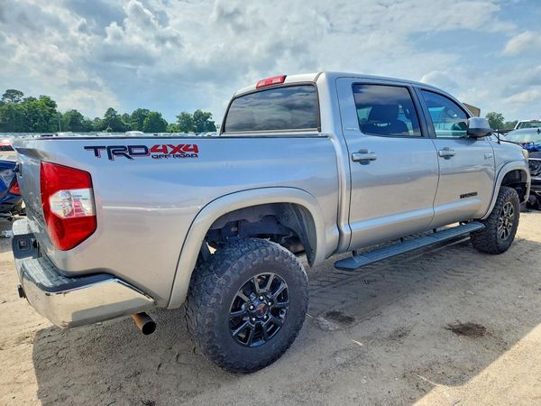2018 TOYOTA TUNDRA