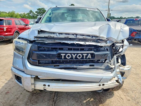 2018 TOYOTA TUNDRA