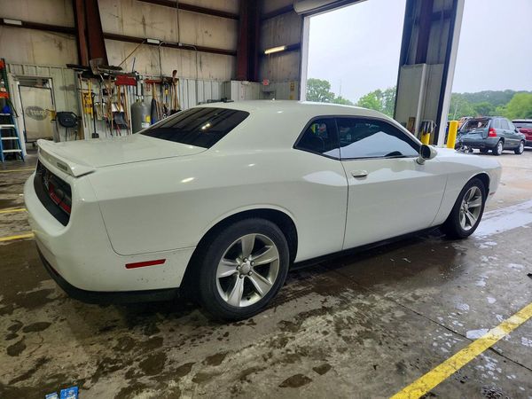 2016 DODGE CHALLENGER SXT