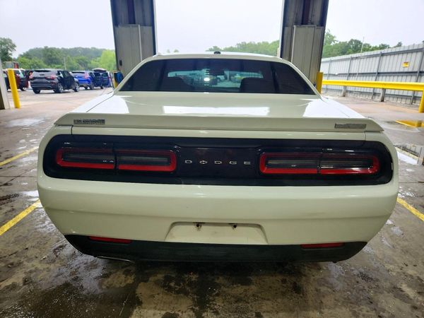 2016 DODGE CHALLENGER SXT