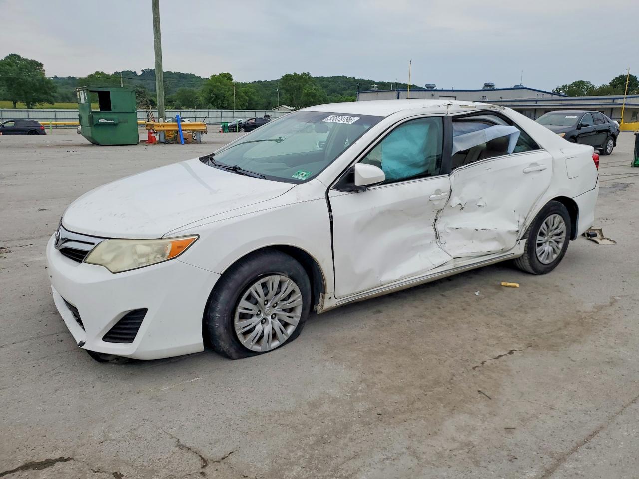 2012 TOYOTA CAMRY — Front 3/4