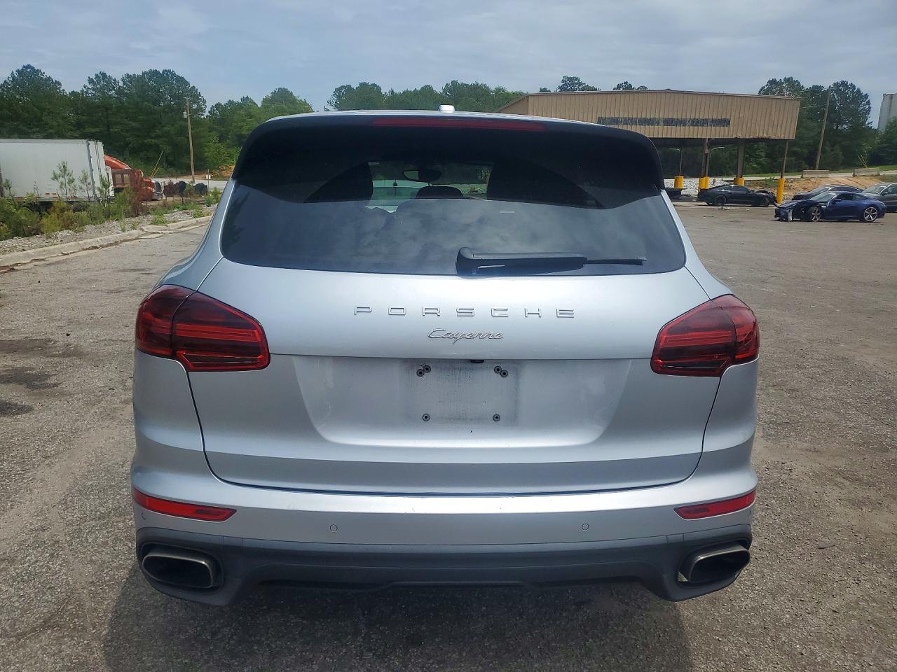 2016 PORSCHE CAYENNE