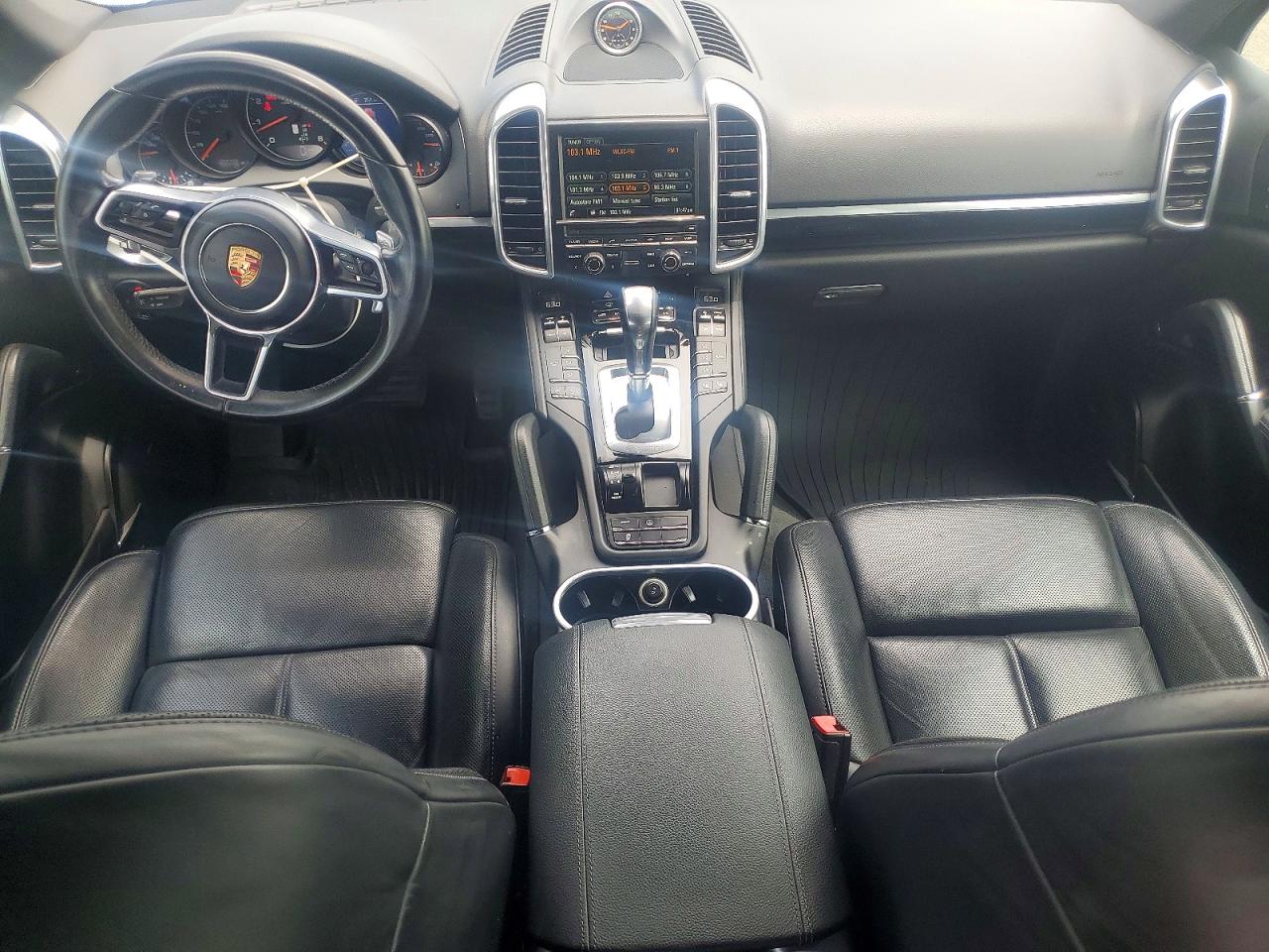 2016 PORSCHE CAYENNE