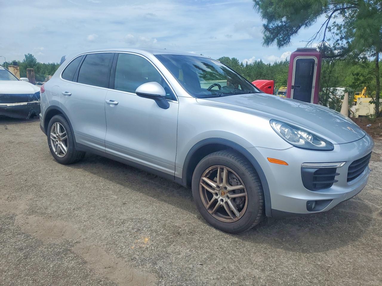 2016 PORSCHE CAYENNE
