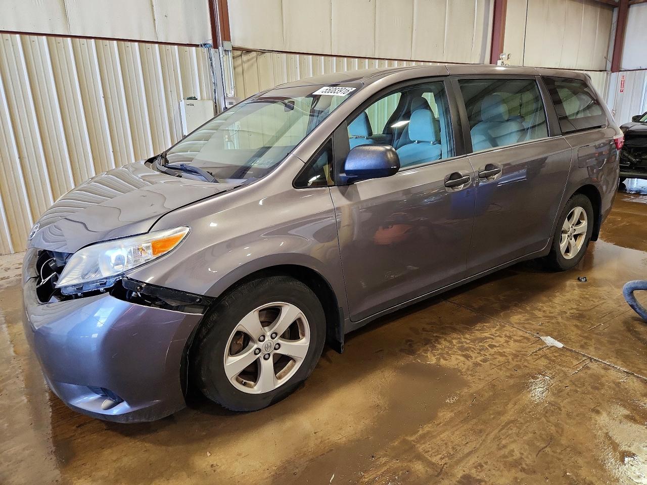 2017 TOYOTA SIENNA L