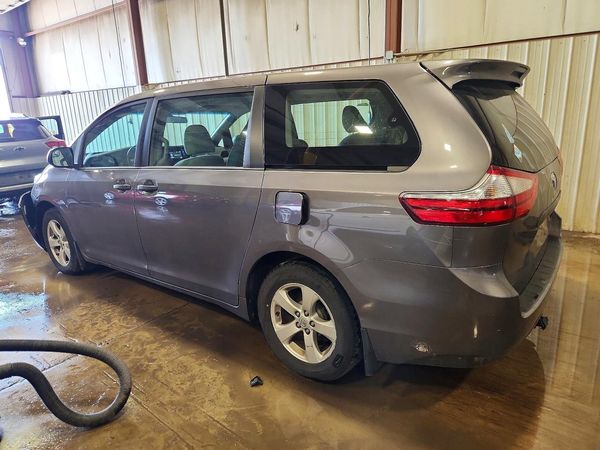 2017 TOYOTA SIENNA L
