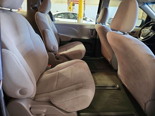 2017 TOYOTA SIENNA L