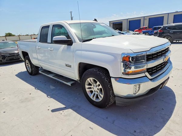 2019 CHEVROLET SILVERADO LT — Passenger 3/4