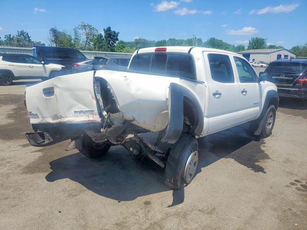 2015 TOYOTA TACOMA Delux Grade