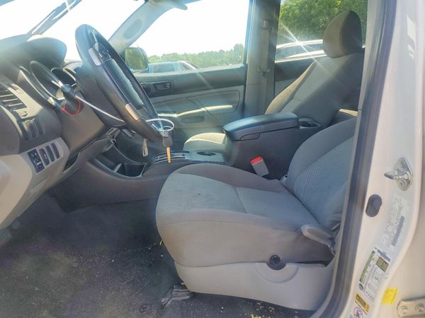 2015 TOYOTA TACOMA Delux Grade