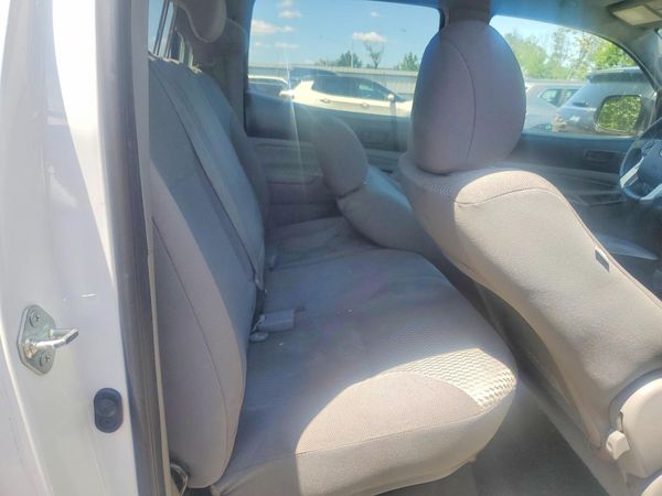 2015 TOYOTA TACOMA Delux Grade