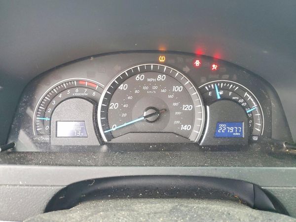 2012 TOYOTA CAMRY