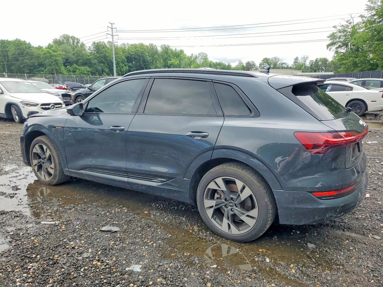 2021 AUDI E-TRON quattro Premium