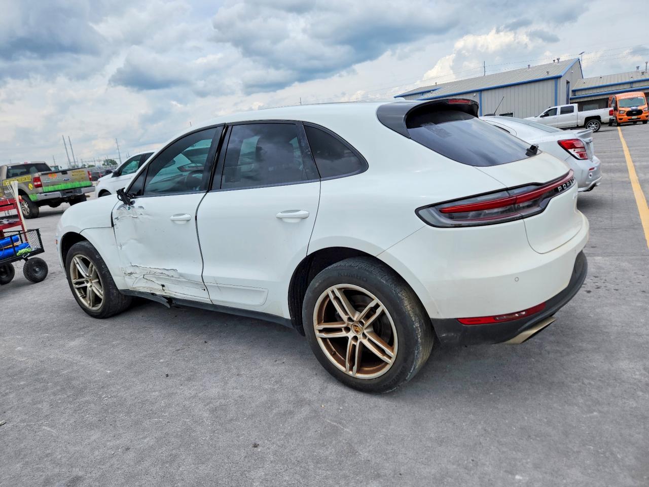 2019 PORSCHE MACAN