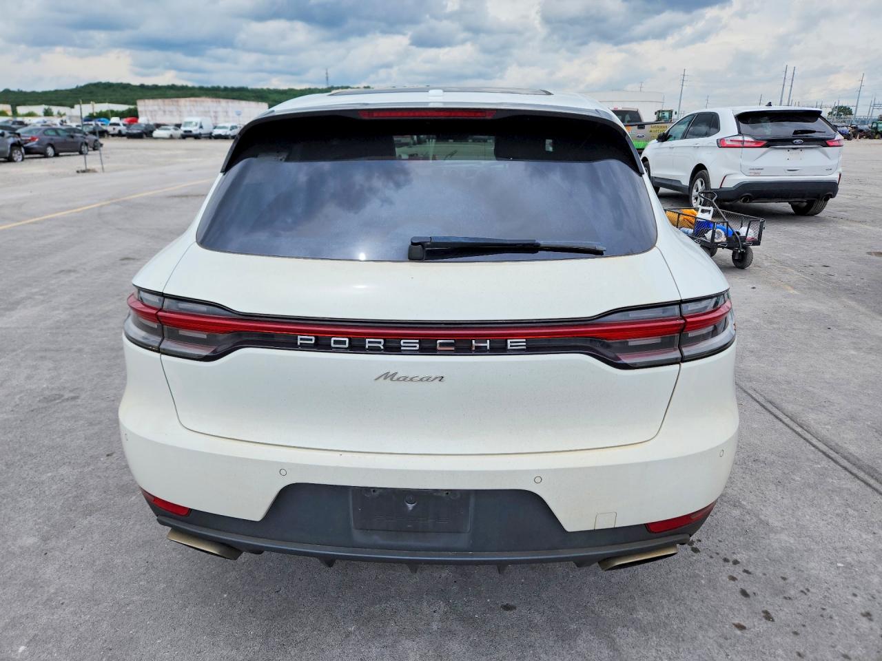 2019 PORSCHE MACAN
