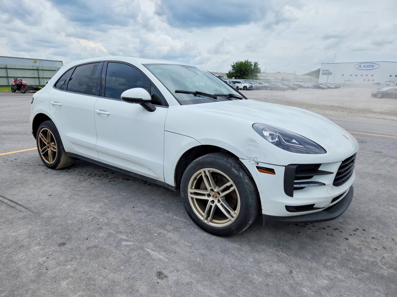 2019 PORSCHE MACAN