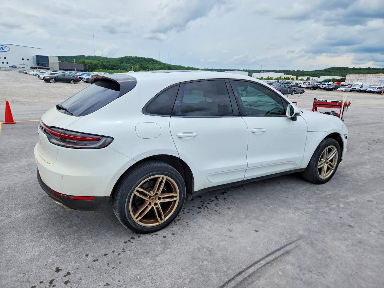 2019 PORSCHE MACAN