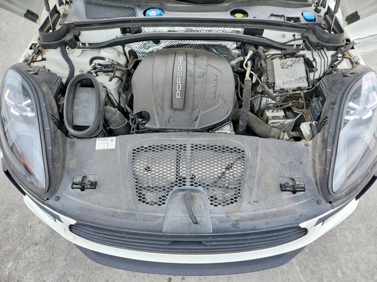 2019 PORSCHE MACAN