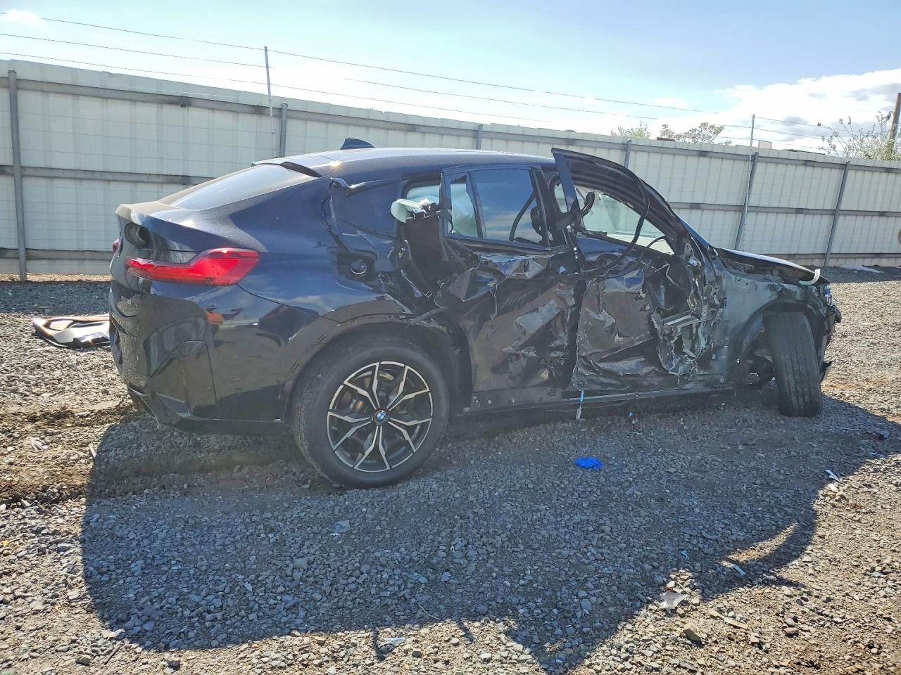2023 BMW X4 xDrive30i