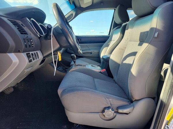2014 TOYOTA TACOMA Delux Grade