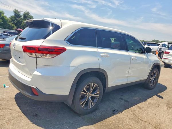 2019 TOYOTA HIGHLANDER LE/LE Plus