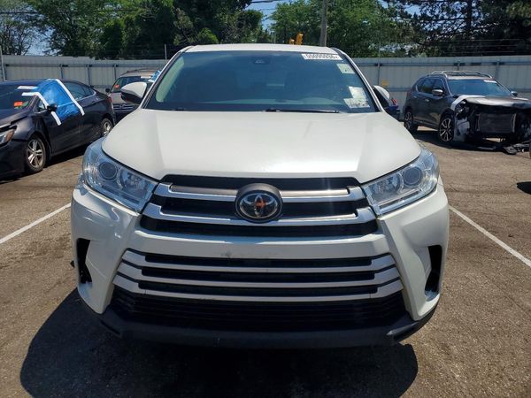 2019 TOYOTA HIGHLANDER LE/LE Plus