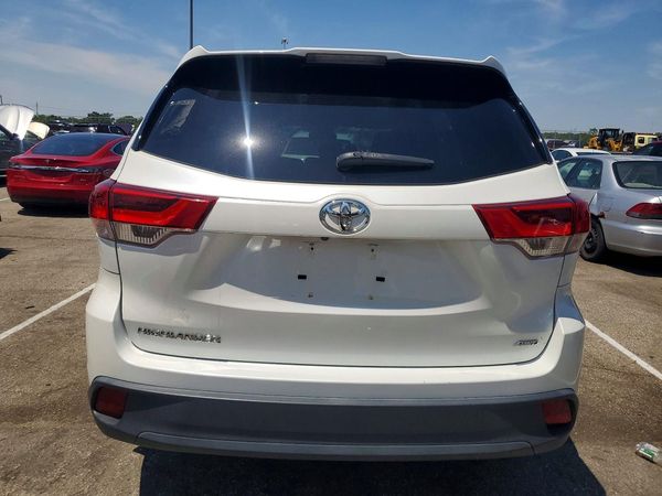 2019 TOYOTA HIGHLANDER LE/LE Plus
