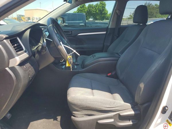 2019 TOYOTA HIGHLANDER LE/LE Plus