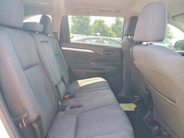 2019 TOYOTA HIGHLANDER LE/LE Plus