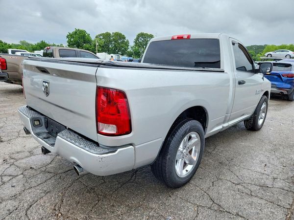 2014 RAM 1500 ST