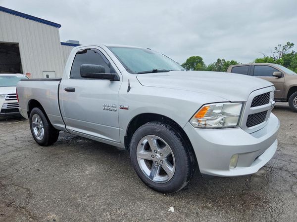 2014 RAM 1500 ST