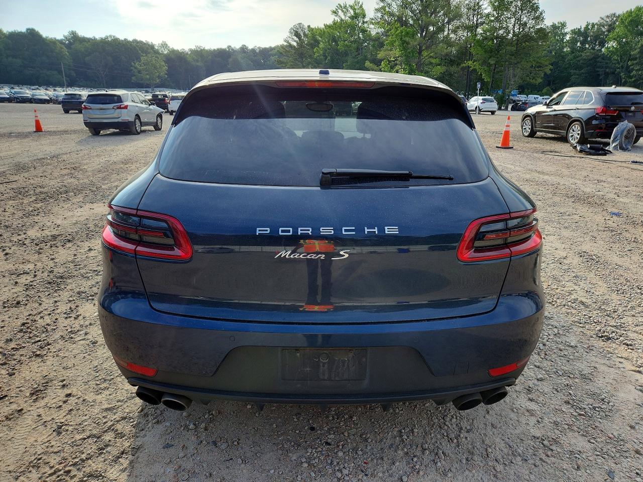 2016 PORSCHE MACAN