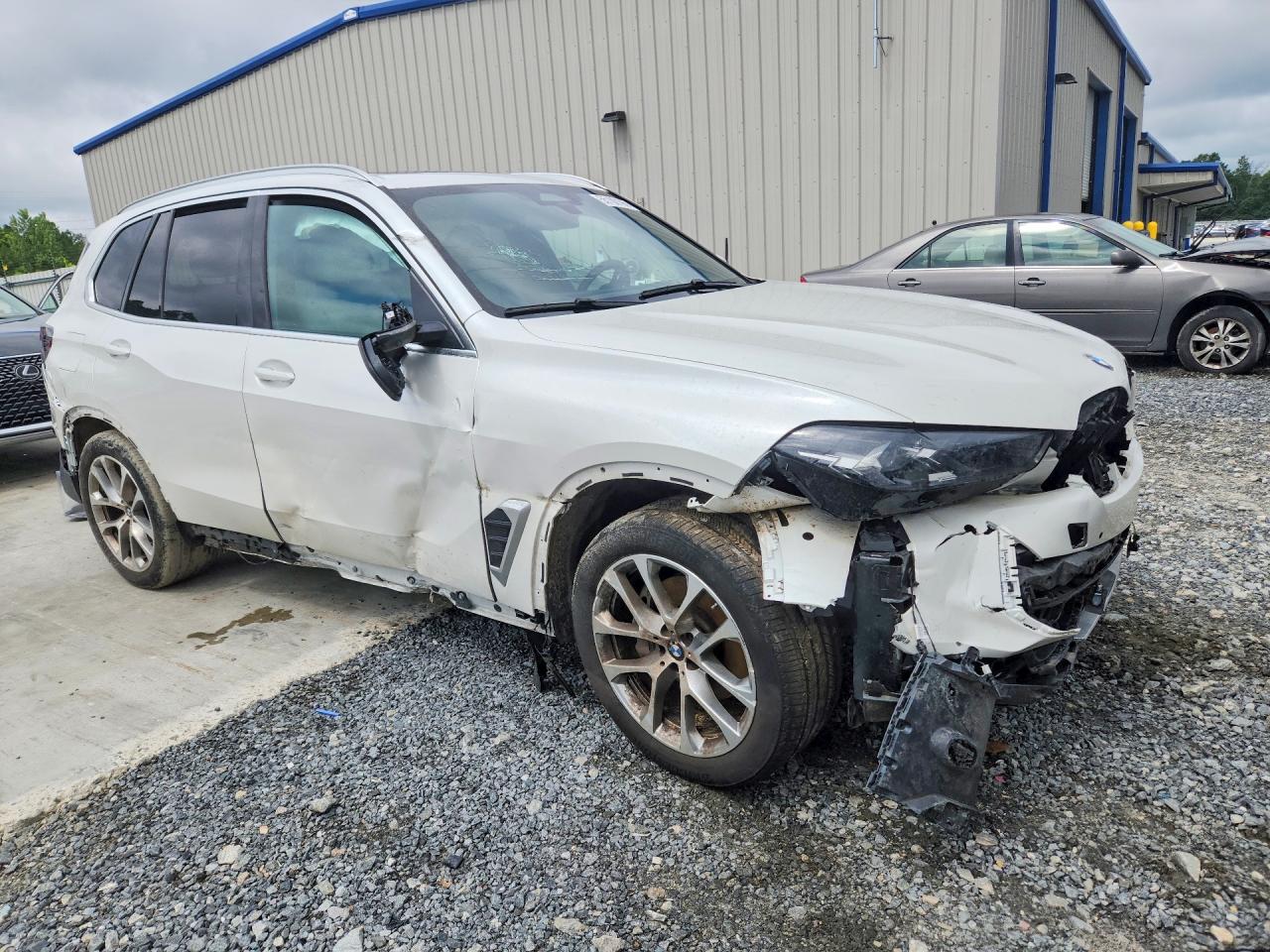 2024 BMW X5 xDrive40i
